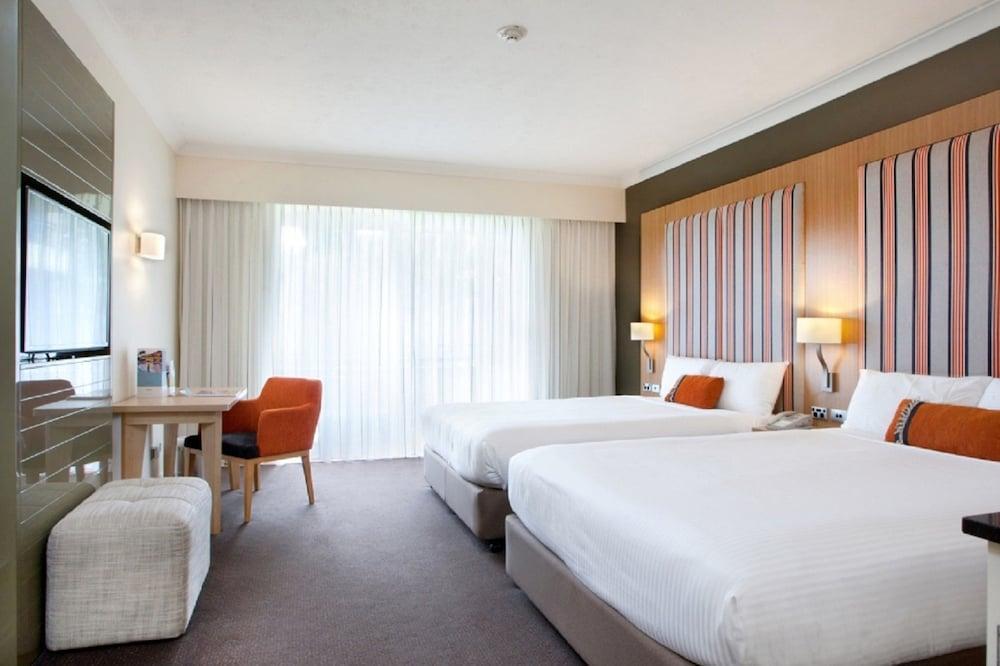 Mercure Gold Coast Resort Exterior photo