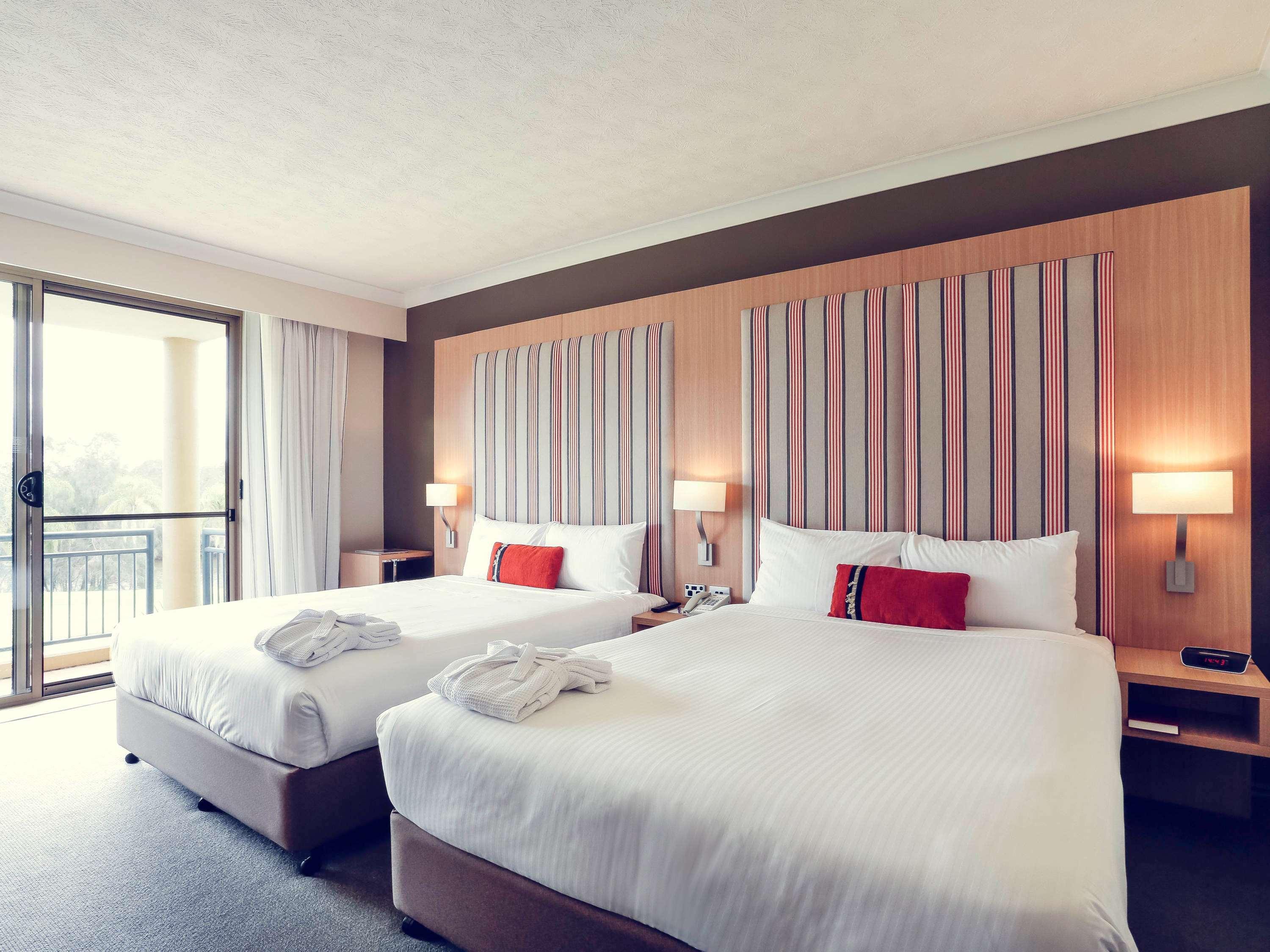 Mercure Gold Coast Resort Exterior photo