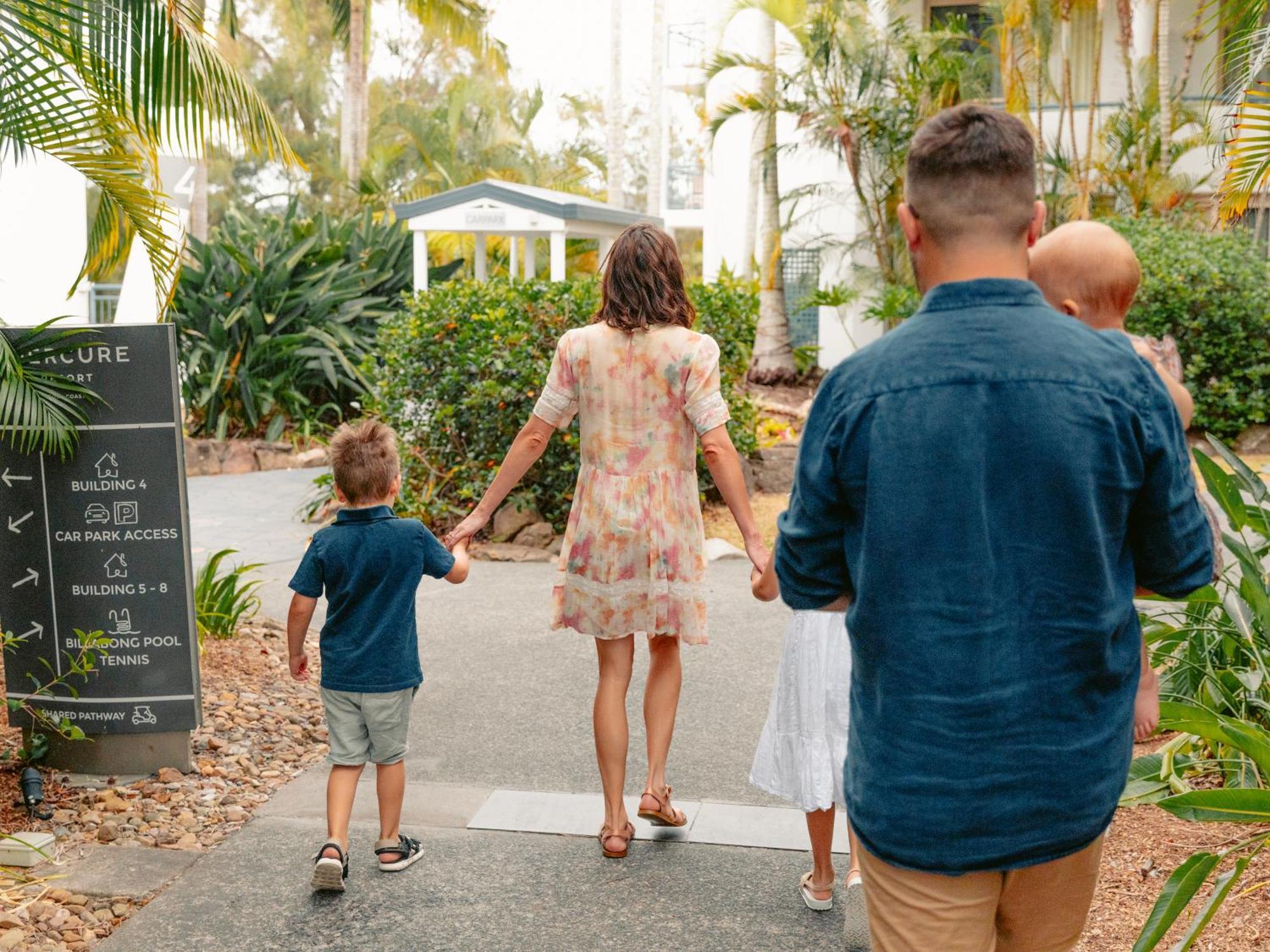 Mercure Gold Coast Resort Exterior photo
