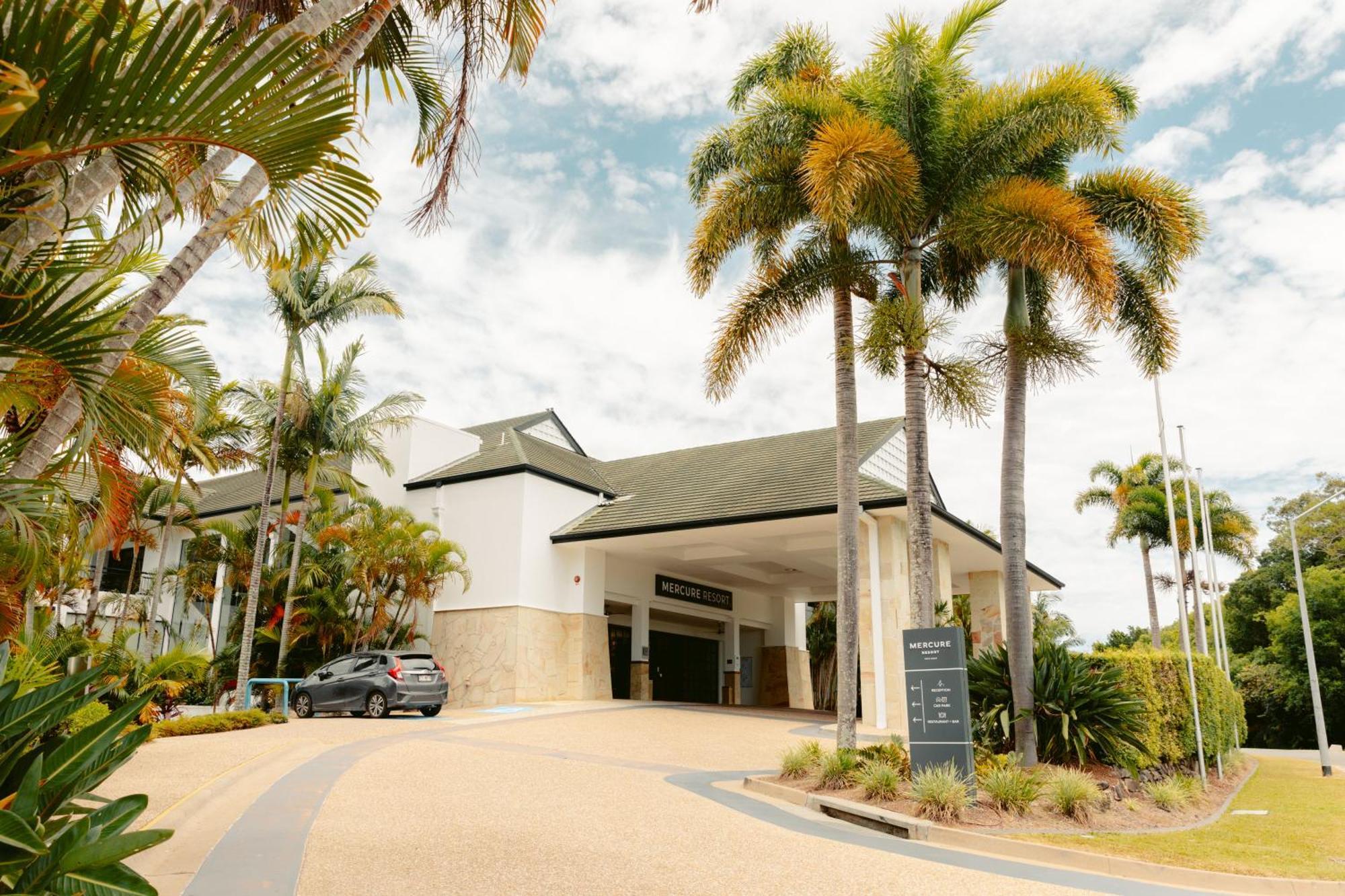 Mercure Gold Coast Resort Exterior photo