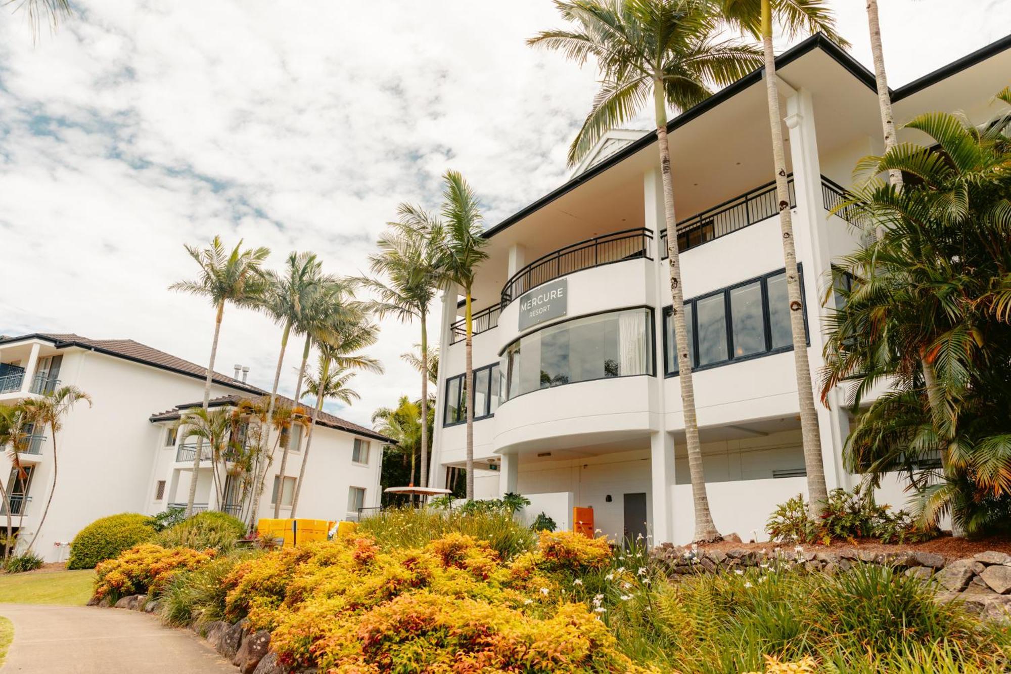 Mercure Gold Coast Resort Exterior photo