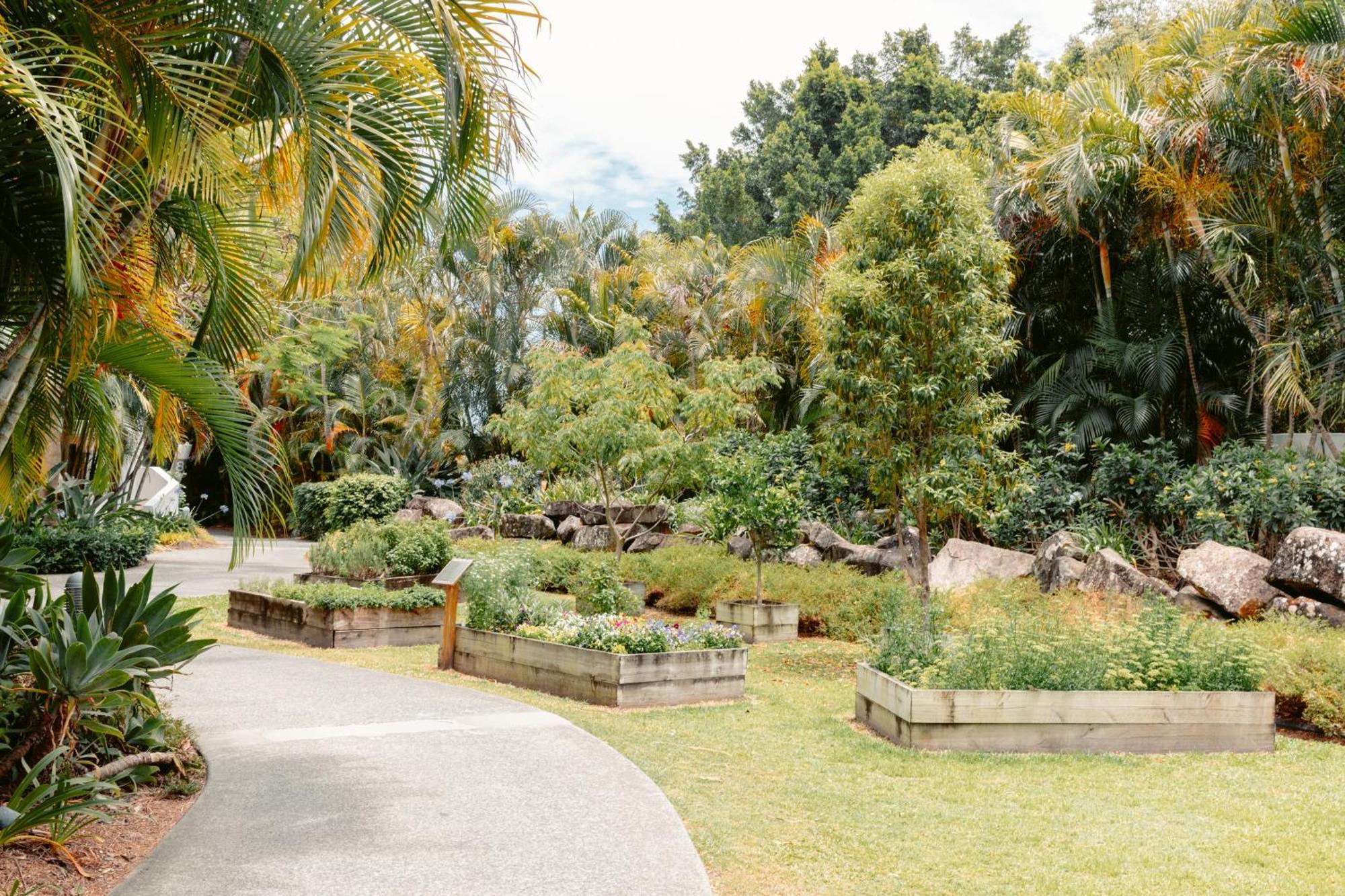 Mercure Gold Coast Resort Exterior photo