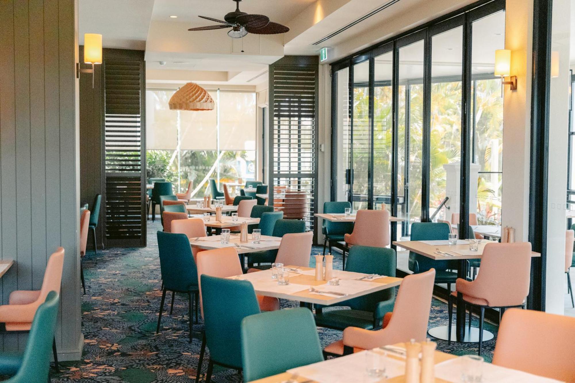 Mercure Gold Coast Resort Exterior photo