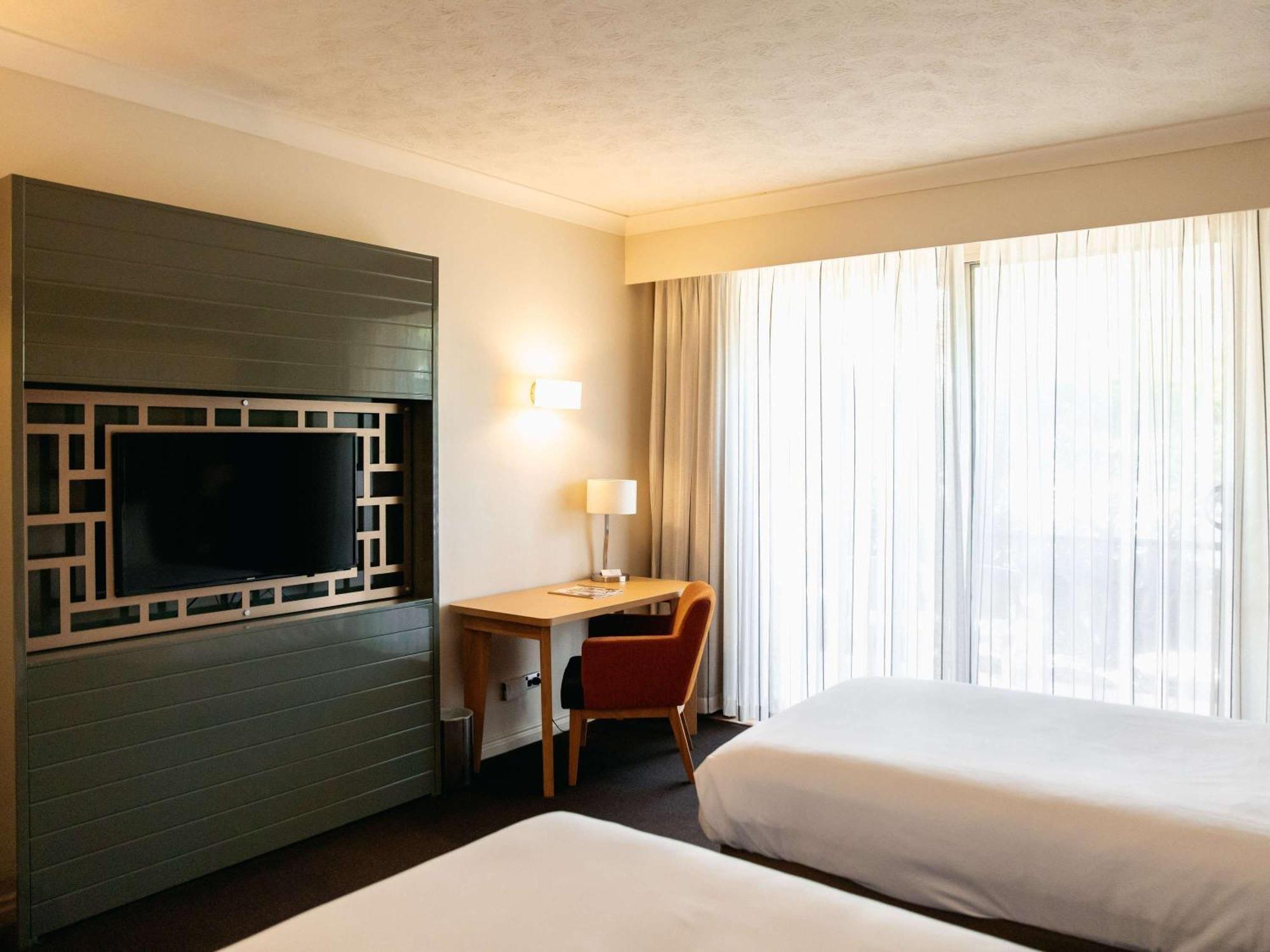 Mercure Gold Coast Resort Exterior photo