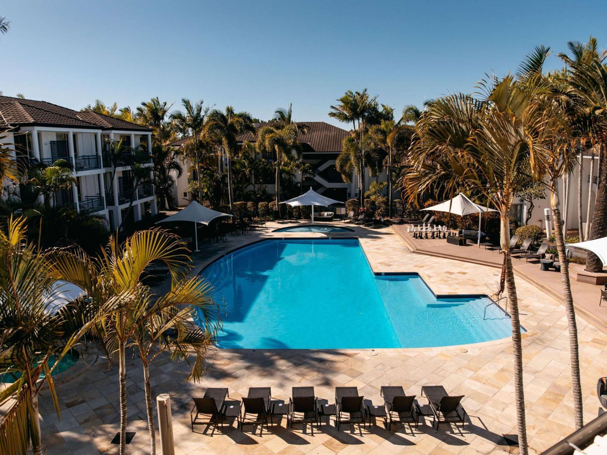 Mercure Gold Coast Resort Exterior photo