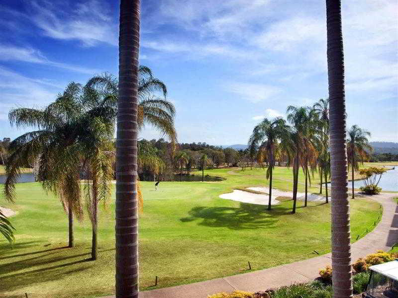 Mercure Gold Coast Resort Exterior photo