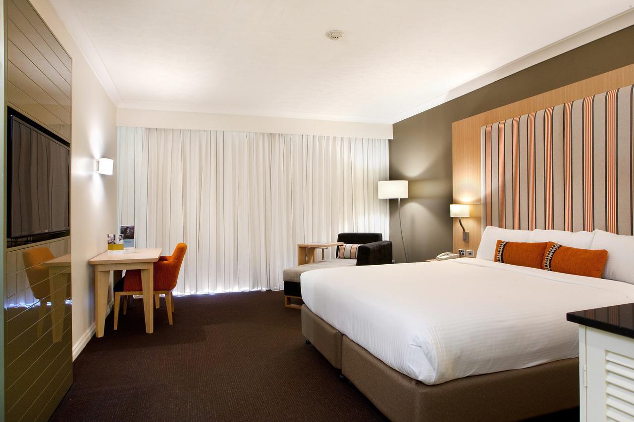 Mercure Gold Coast Resort Exterior photo